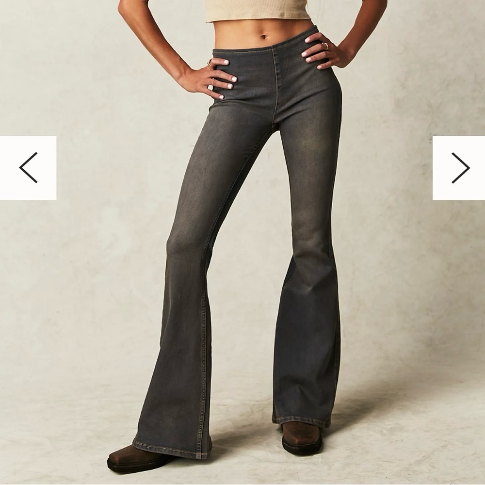 Free people; Penny Pull-On Flare Jeans size 25